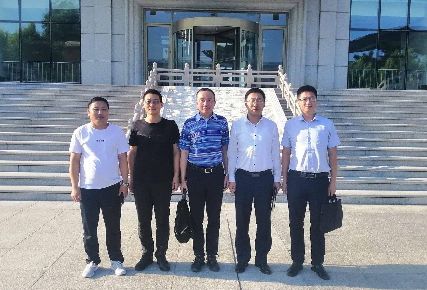 立足結(jié)對(duì)幫扶新起點(diǎn) 開(kāi)啟教育扶貧新征程